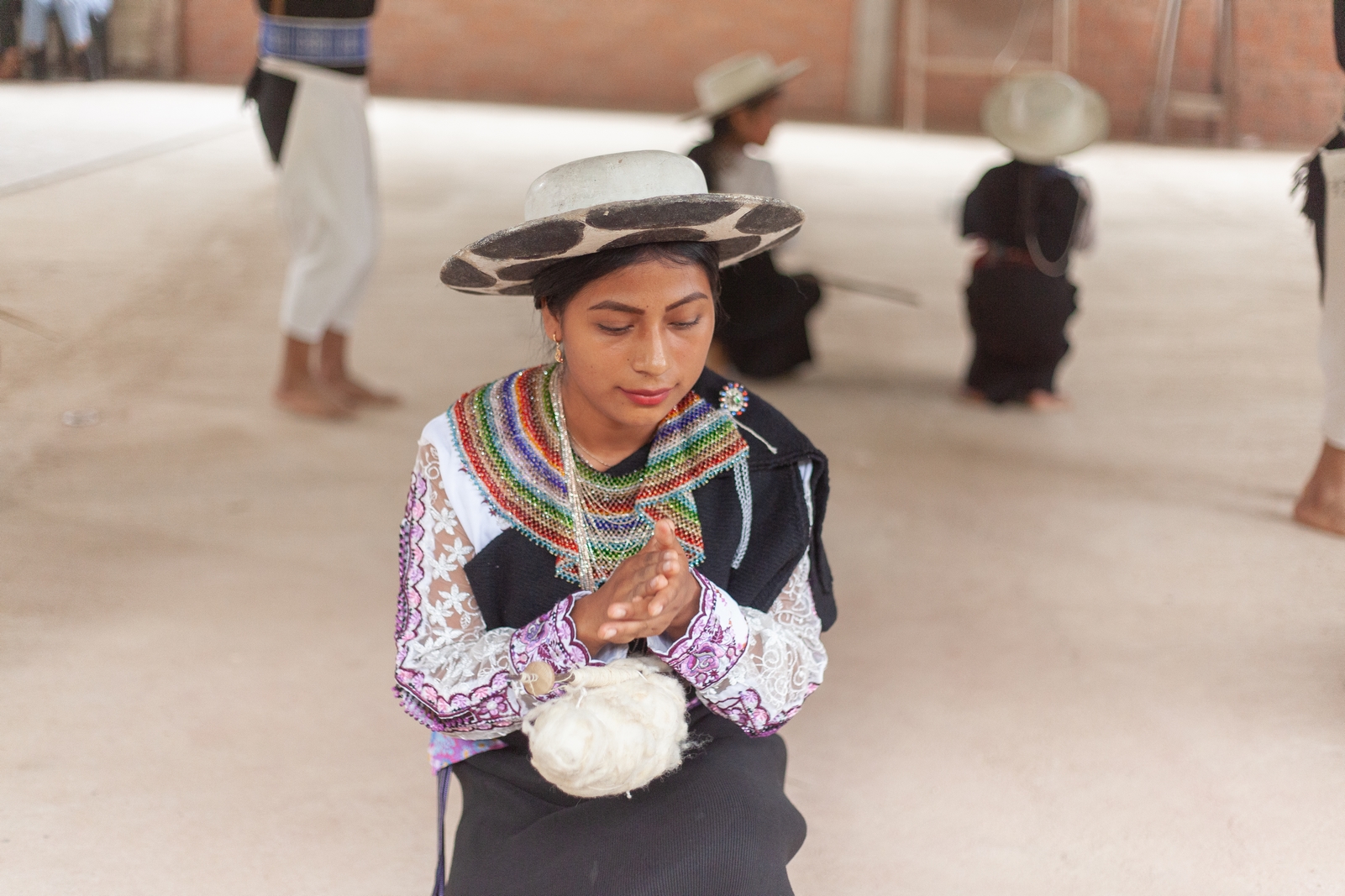 En este momento estás viendo Juventud del barrio Jamboé Bajo recibió taller de danza andina