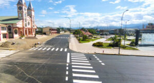 Lee más sobre el artículo Municipio de El Pangui realiza asfaltado de varias calles