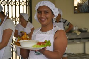 Lee más sobre el artículo Prefectura clausura taller de gastronomía en Panguintza