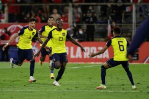 Lee más sobre el artículo Ecuador tumba a Chile con triunfo 2-0 y se acerca al Mundial