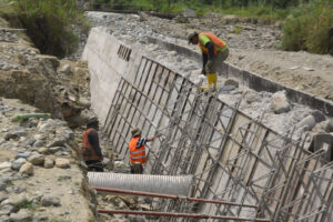 Lee más sobre el artículo Prefectura construye muros de contención en la quebrada de Buenaventura