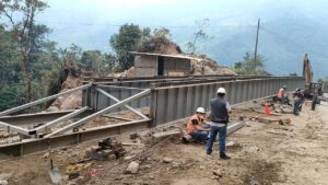 Lee más sobre el artículo Avance del puente sobre la quebrada El Destrozo en la vía Zamora – Loja