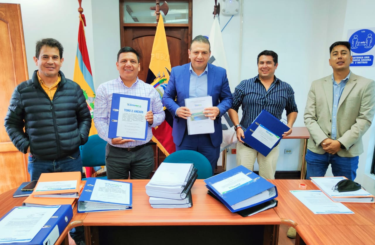En este momento estás viendo Alcalde del cantón Zamora presentó 15 proyectos ante el Banco de Desarrollo del Ecuador