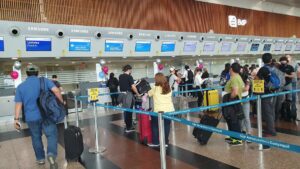 Lee más sobre el artículo Ecuador registró más de 1,2 millones de pasajeros aéreos en el primer trimestre de 2022
