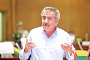 Lee más sobre el artículo Rubén Bustamante: «Los ecuatorianos han perdido la fe en la asamblea  y en la justicia»