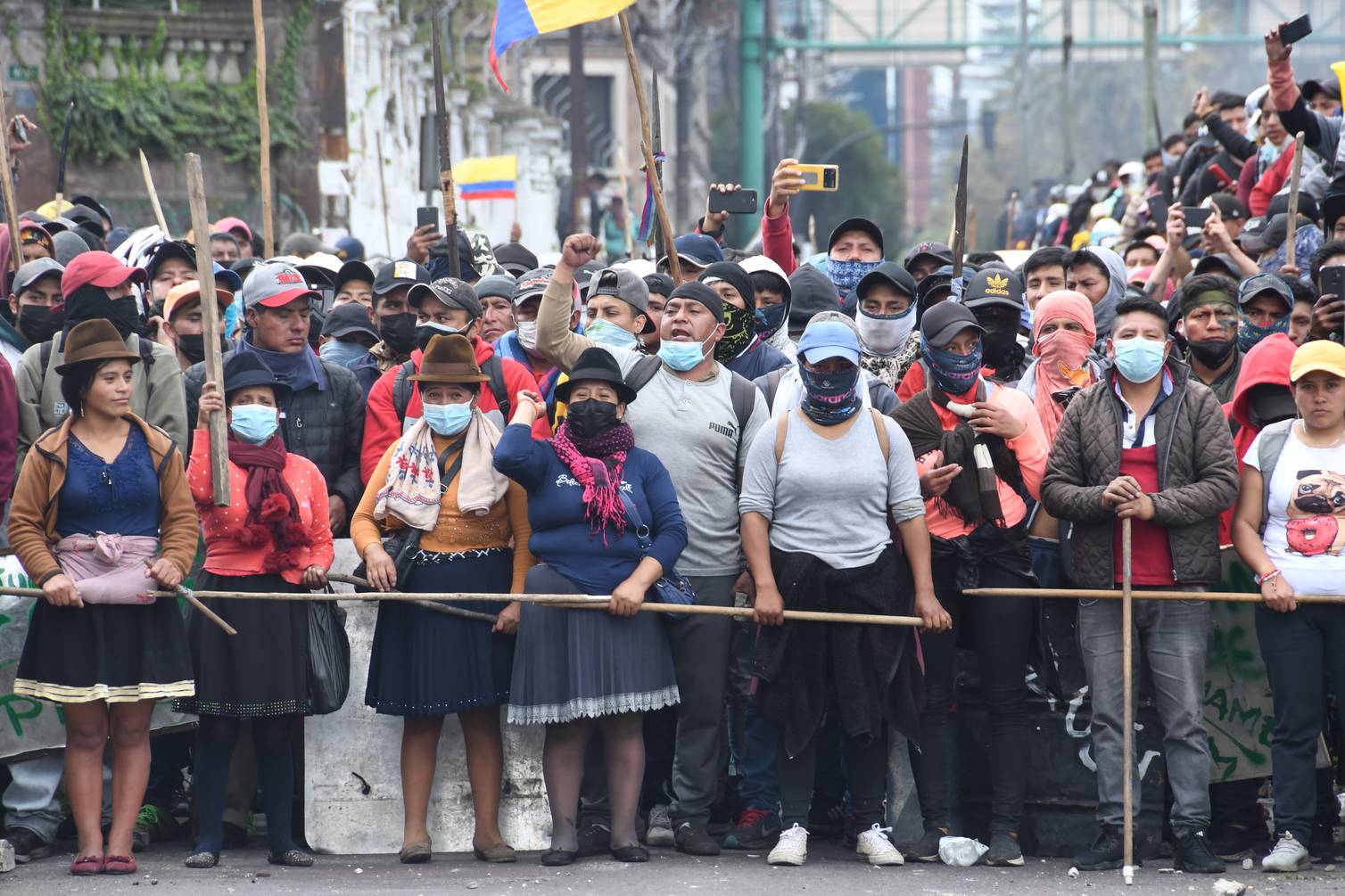 En este momento estás viendo El 76,4 % de ecuatorianos considera que el paro nacional debe terminar tras el diálogo, según Cedatos