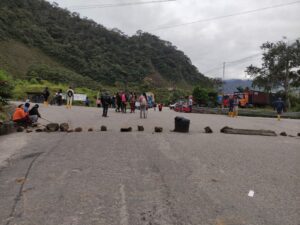 Lee más sobre el artículo En Zamora Chinchipe bloquean la vía Troncal Amazónica en varios lugares