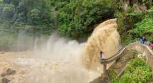 Lee más sobre el artículo <strong>Palanda cuenta con nueva infraestructura para la cascada San Luis</strong>