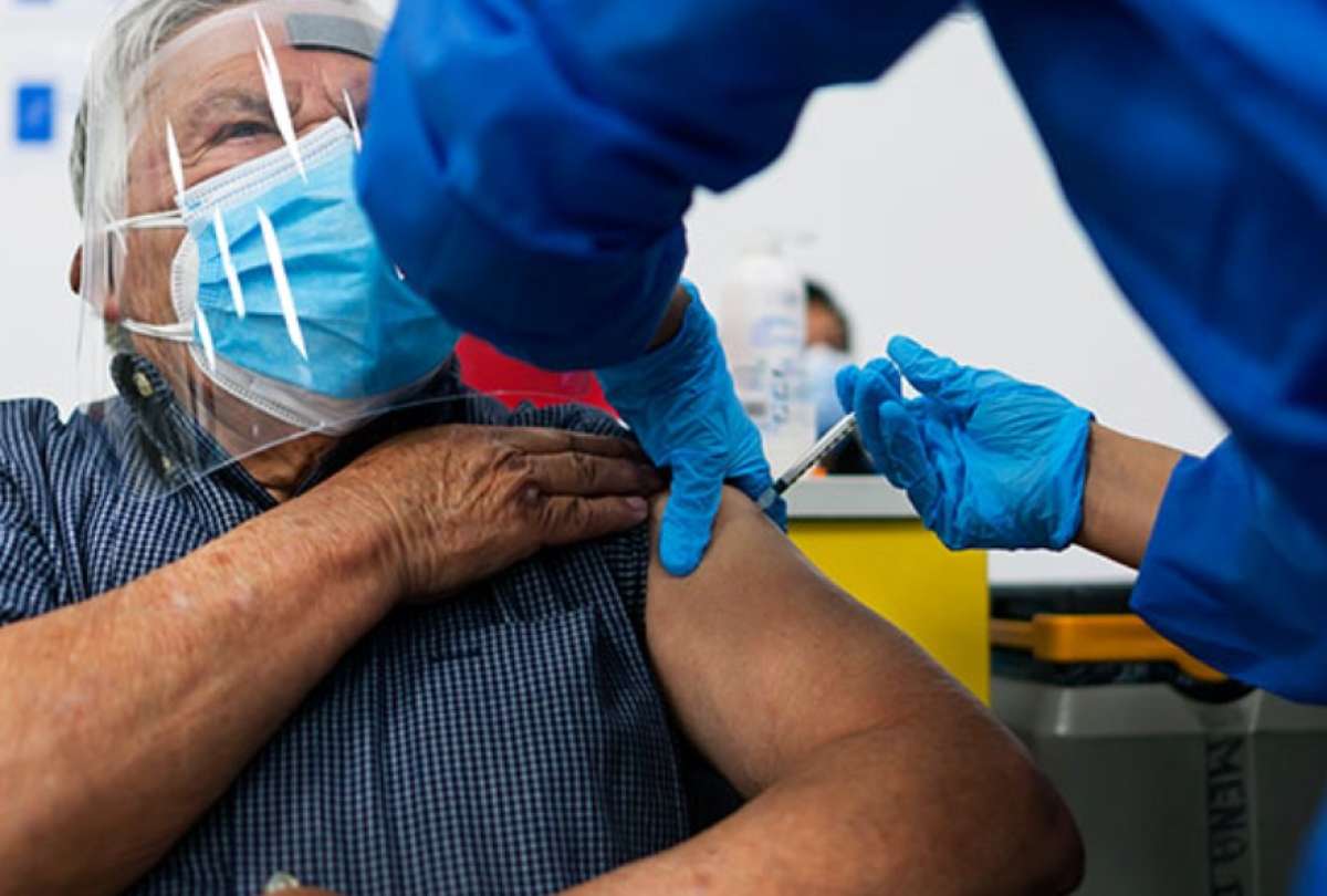 En este momento estás viendo Ministerio de Salud precisó los puntos de vacunación en todo Ecuador contra el covid-19￼