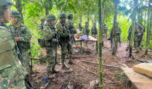 Lee más sobre el artículo Hallan en Esmeraldas campamento abandonado de las disidencias de las FARC