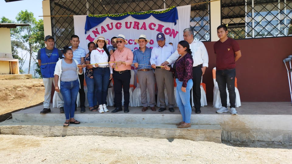 Lee más sobre el artículo GAD El Pangui entregó aula en Machinatza Bajo