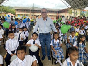 Lee más sobre el artículo Se inauguraron obras de infraestructura en tres planteles educativos en la provincia de Zamora Chinchipe