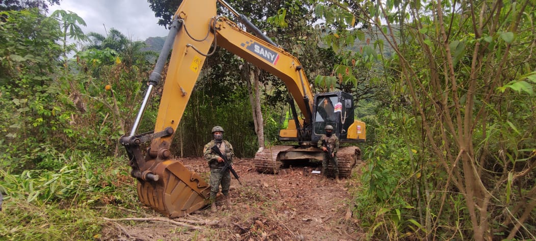 Lee más sobre el artículo <strong>Batallón de selva N° 17 “Zumba” realizó operativos de control minero en el cantón Chinchipe</strong>