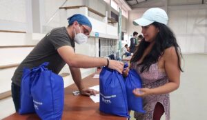 Lee más sobre el artículo 500 familias de Loja accedieron a canastas navideñas entregadas por el Banco de Alimentos UTPL