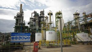 Lee más sobre el artículo Petroecuador anuncia acciones tras millonario perjuicio descubierto en la Refinería de Esmeraldas
