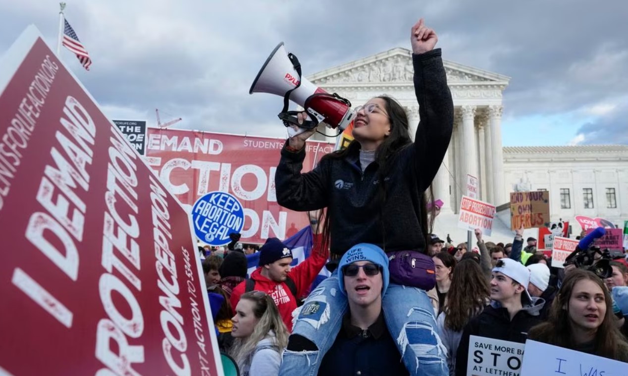 El aborto en EE UU se enfanga en divisiones, una avalancha legislativa y posturas más radicalizadas