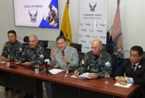 Lee más sobre el artículo Policías ecuatorianos contarán con código QR para ser identificados