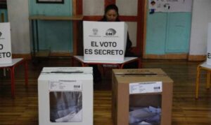 Lee más sobre el artículo La izquierda recupera terreno en Ecuador y allana la vuelta al poder del movimiento de Correa