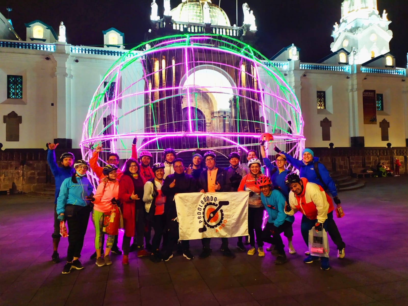 En este momento estás viendo Colectivos de ciclistas urbanos unen fuerzas en  Quito por una nueva cultura vial