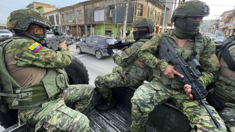 En este momento estás viendo Autoridades definen acciones para combatir al terrorismo en Ecuador: FBI asesorará en investigaciones