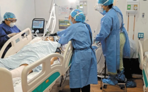 Lee más sobre el artículo Médicos enfrentan extorsiones en hospitales públicos de Ecuador