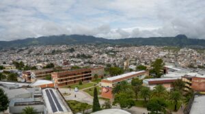 Lee más sobre el artículo Por segundo año consecutivo, la UTPL se ubica en el top 10 de las mejores universidades del Ecuador, según QS World University Ranking