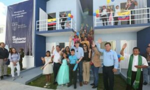 Lee más sobre el artículo Lasso entregó 42 soluciones habitacionales en Nangaritza