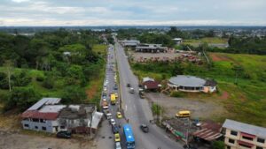 Lee más sobre el artículo Lasso declara urgente la reparación de carreteras en Napo, Sucumbíos y Orellana: incluye nuevos puentes y vías