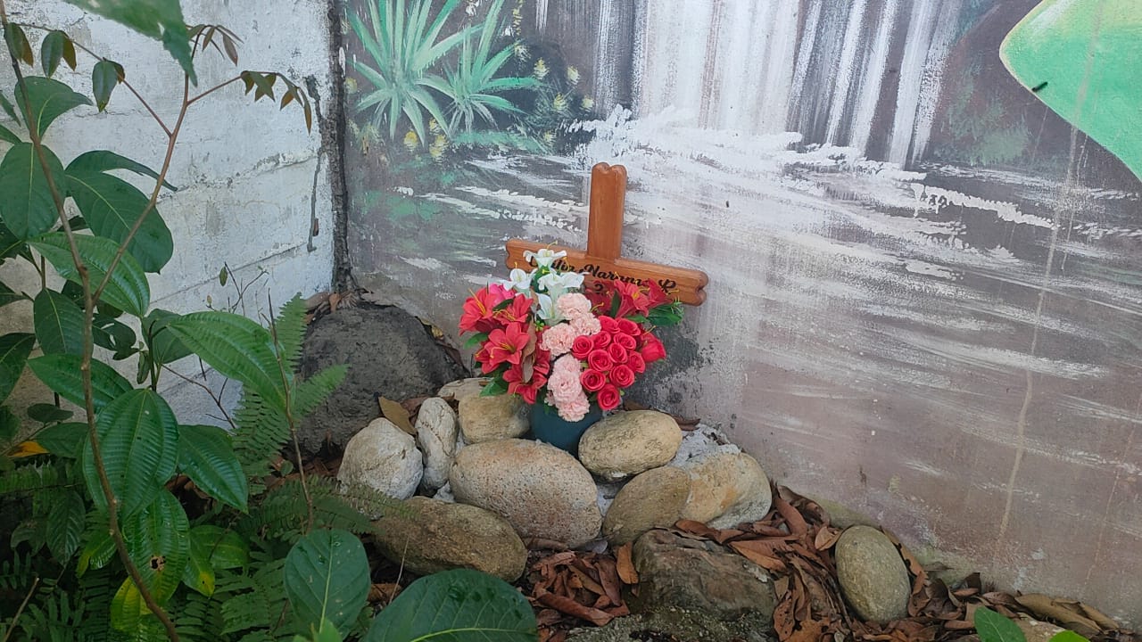 En este momento estás viendo En Guadalupe se colocó un epitafio en memoria de una moradora