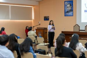 Lee más sobre el artículo Transformación educativa: docentes y estudiantes de la UTPL participan en microciclo de diálogo e intercambio