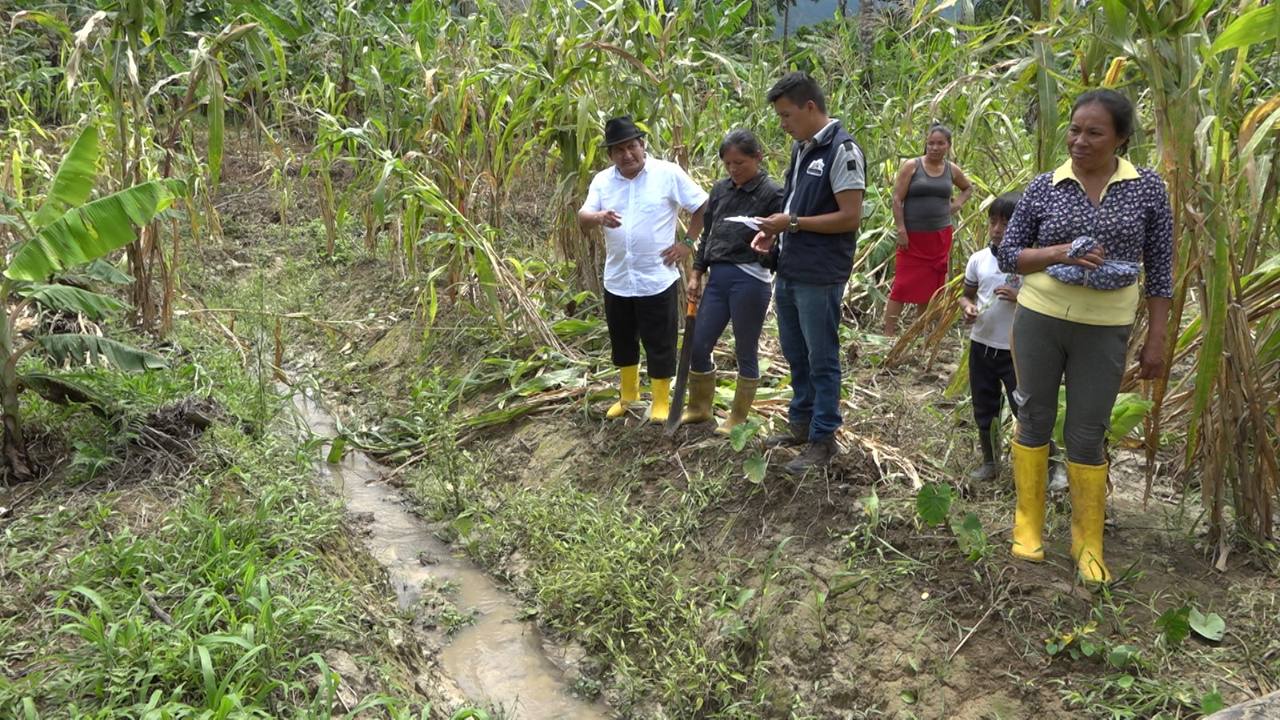 Lee más sobre el artículo Canales de drenajes al servicio de comunidades Shuar de El Pangui