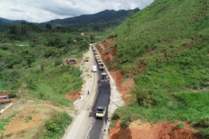 Lee más sobre el artículo El asfalto avanza en el proyecto Muchime-28 de mayo, ya tiene un alcance del 50%.