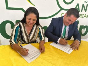 Lee más sobre el artículo En Chinchipe se firmaron varios convenios por cantonización