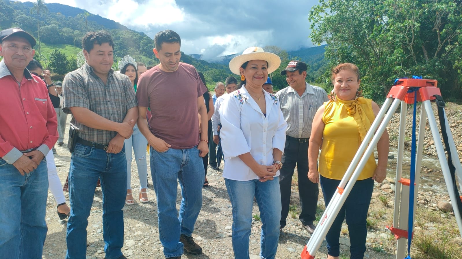 Lee más sobre el artículo Inició construcción de muro de contención en la Quebrada Panguintza, Zamora Chinchipe