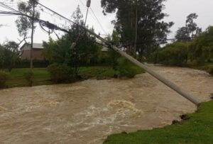 Lee más sobre el artículo Lluvias provocan el desbordamiento del río Tomebamba