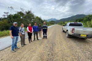 Prefecta logra recursos para asfaltar la vía Nangaritza