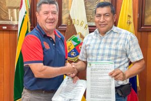 GAD Centinela del Cóndor y AGROPZACHIN firman convenio en beneficio del sector agro-productivo del cantón