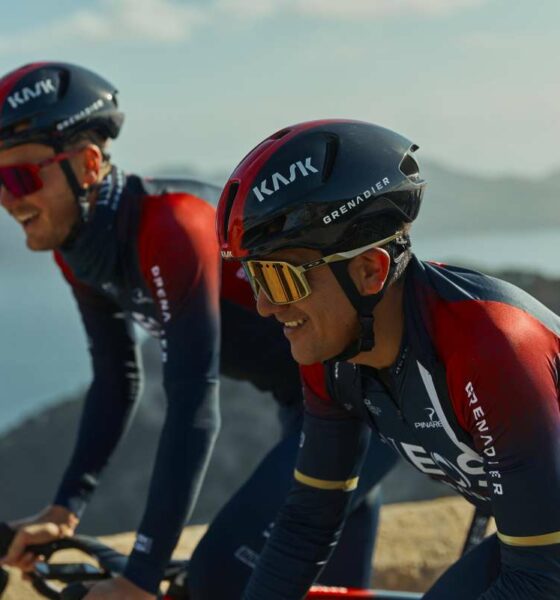 Richard Carapaz con nuevo uniforme para la temporada 2022