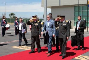 Lee más sobre el artículo Presidente viajó a EE.UU. para participar de la Asamblea General de las Naciones Unidas