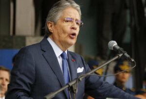 Lee más sobre el artículo Presidente Lasso expone a cinco jueces que liberaron a criminales en Ecuador