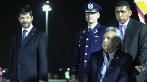 Lee más sobre el artículo Fiscal pide arresto domiciliario para expresidente Lenin Moreno por caso Sinohydro: ¿cuánto se habría repartido en sobornos?