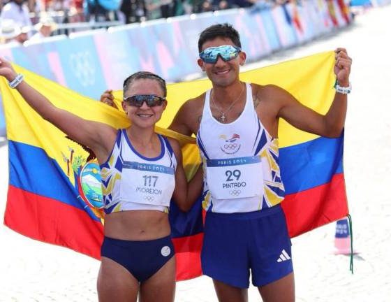 ¡Pareja olímpica! Daniel Pintado y Glenda Morejón consiguen la medalla de plata en marcha por relevos mixtos en París 2024