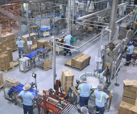 El empleo en Ecuador seguirá estancado por cortes de luz y elecciones, según estudio