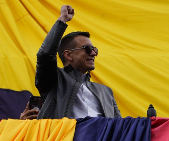 Daniel Noboa llega como presidente en funciones a la campaña electoral pese a los pedidos de tomar licencia
