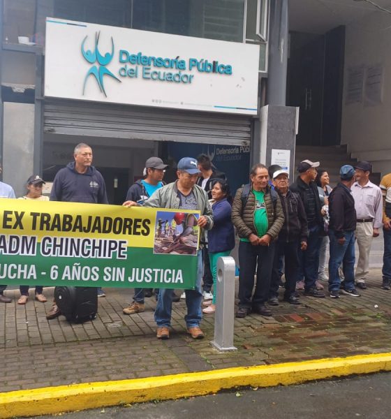 Extrabajadores del GAD municipal de Chinchipe exigen pago de sueldos