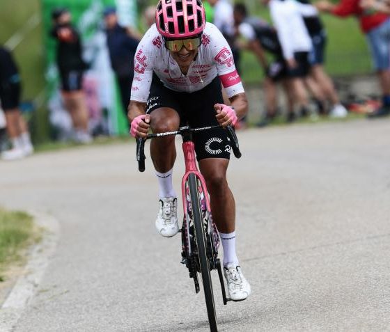 Richard Carapaz dio el salto al podio del Giro de Italia 2025