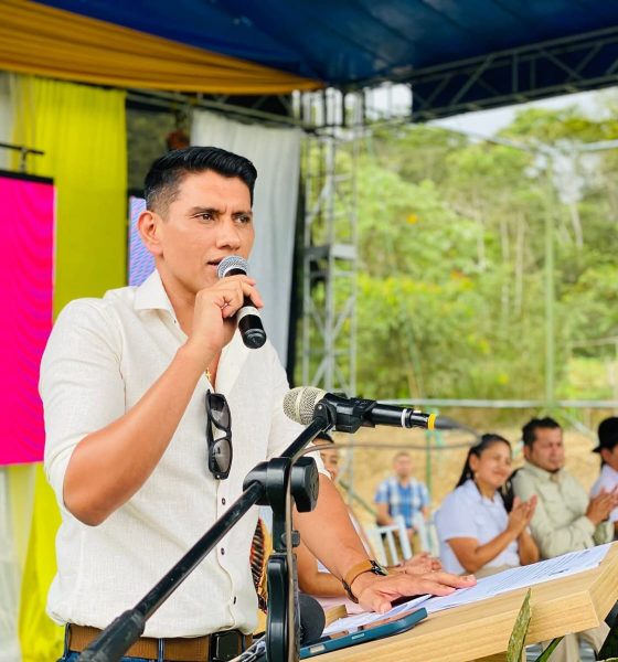 Colocan la primera piedra de la vía que unirá a comunidades Shuar de El Pangui