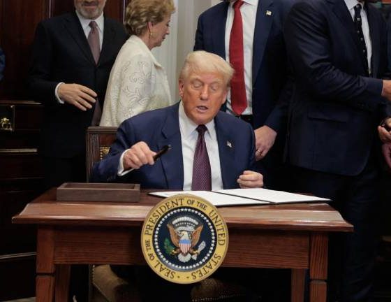 Donald Trump sube a 15% los aranceles a productos de Ecuador