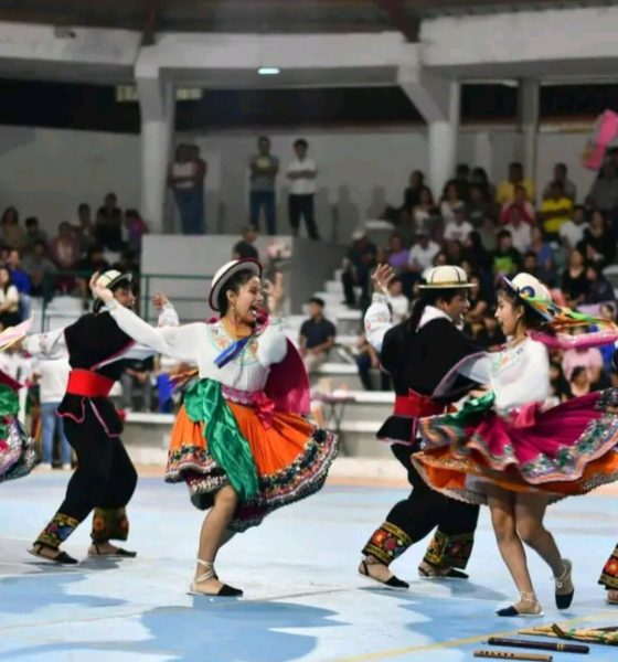 Yacuambi brilla en festival nacional de danza en Gualaquiza