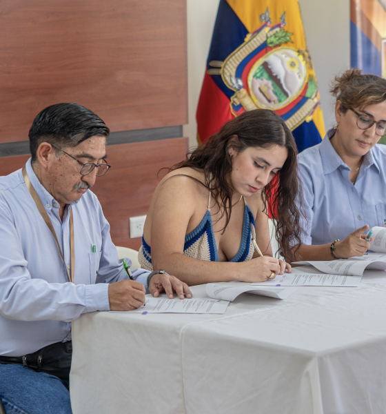 35 jóvenes de El Pangui se benefician del programa de becas universitarias de ECSA